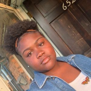 Meet your Posher, Donelle